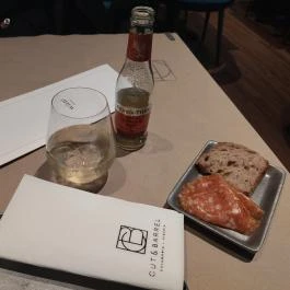 Cut & Barrel Budapest - Étel/ital