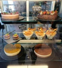 CZIN Bistro, Bár és Kávéház