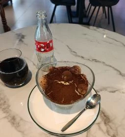 CZIN Bistro, Bár és Kávéház