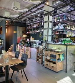 CZIN Bistro, Bár és Kávéház