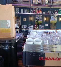 CZIN Bistro, Bár és Kávéház