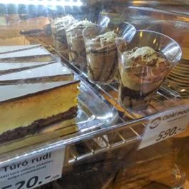 D18 Café & Bar Budapest - Étel/ital