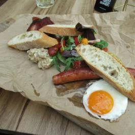 Dabas Deli Bistro Dabas - Étel/ital