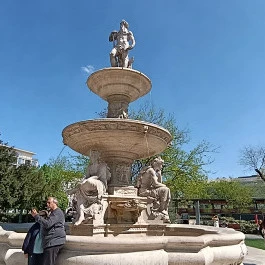 Danubius-kút, Budapest - Külső kép