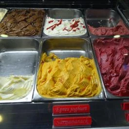 Daubner Cukrászda Budapest - Étel/ital