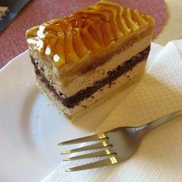 Déli Cukrászda & Fagyizó, Cegléd - Étel/ital