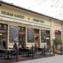 Délibáb Kávézó & Street Food, Cegléd - Külső kép