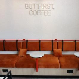 Derce Tejivó, Veszprém - Belső