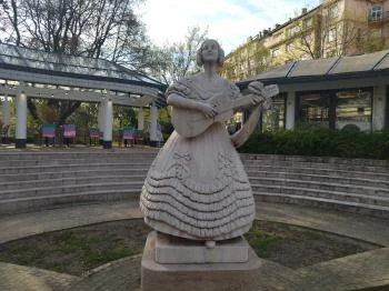 Déryné Széppataki Róza szobor Budapest