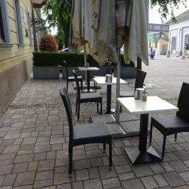 Mihályi Patisserie, Vác - Külső kép