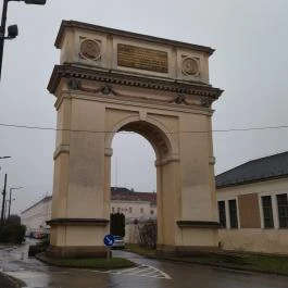 Diadalív Vác - Egyéb