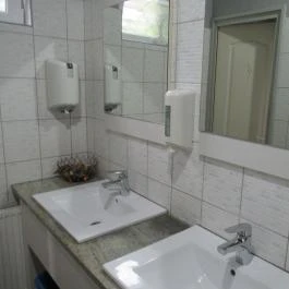 Dinasztia Cukrászda, Siófok - Mosdó