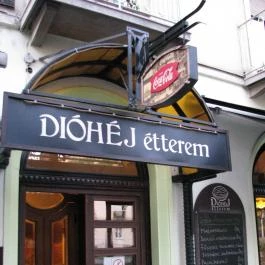 Dióhéj Étterem Kecskemét - Külső kép