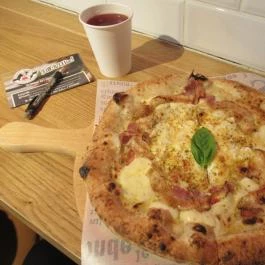 Donna Mamma Pizza Napoletana Budapest - Étel/ital