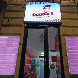 Donnies' Burger & Fries Budapest - Külső kép