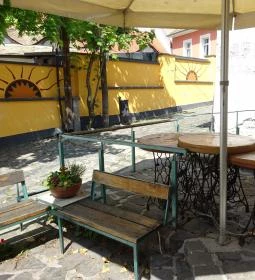 Dorothea Bistro Café