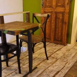 Partisan Coffee Shop Budapest - Belső