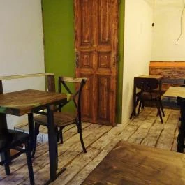 Partisan Coffee Shop Budapest - Belső