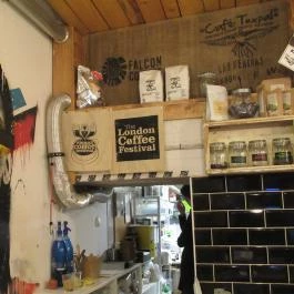 Partisan Coffee Shop Budapest - Belső