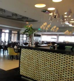 Duna Garden Hotel Étterme