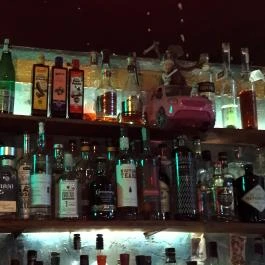 Dzzs Bár Budapest - Étel/ital