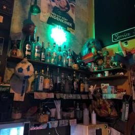 Dzzs Bár Budapest - Étel/ital