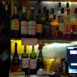 Dzzs Bár Budapest - Étel/ital