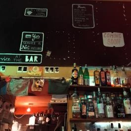 Dzzs Bár Budapest - Étel/ital