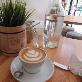 Early Bird Coffee Budapest - Belső