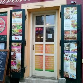 Édeni Vegán – Kézműves Vegetáriánus Étterem Budapest - Külső kép
