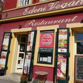 Édeni Vegán – Kézműves Vegetáriánus Étterem, Budapest - Külső kép