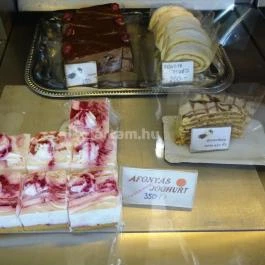 Édes Cukrászat, Pécel - Étel/ital