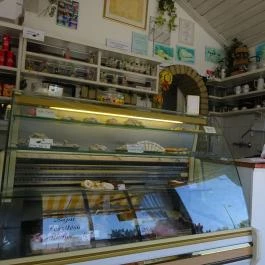 Édes Cukrászat, Pécel - Belső