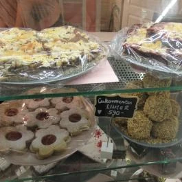 Édes Szonja Cukrászda & Kávézó Budapest - Étel/ital