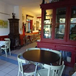 Édeske Cukrász Műhelye, Nagymaros - Belső