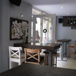 Édesmindegy, Budapest - Belső