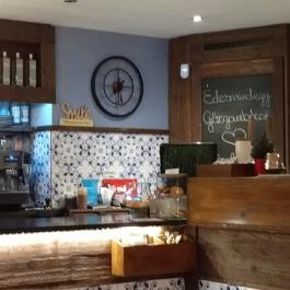 Édesmindegy, Budapest - Belső