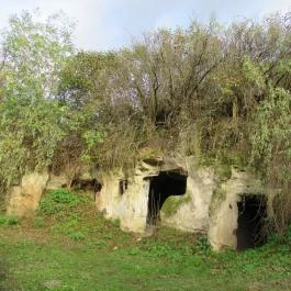 Sáfrány Kert és Egerszalóki Barlanglakások, Egerszalók - 