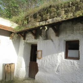 Sáfrány Kert és Egerszalóki Barlanglakások, Egerszalók - 