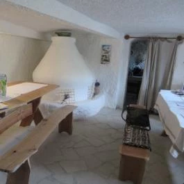 Sáfrány Kert és Egerszalóki Barlanglakások, Egerszalók - 