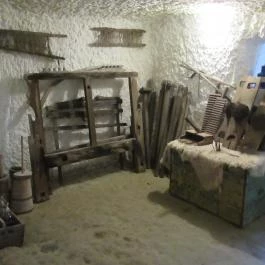 Sáfrány Kert és Egerszalóki Barlanglakások, Egerszalók - 