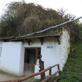 Sáfrány Kert és Egerszalóki Barlanglakások, Egerszalók - 