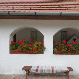 Sáfrány Kert és Egerszalóki Barlanglakások, Egerszalók - 