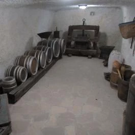 Sáfrány Kert és Egerszalóki Barlanglakások, Egerszalók - 