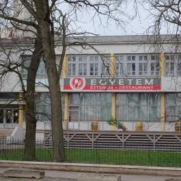 Egyetem Étterem Mosonmagyaróvár - Külső kép