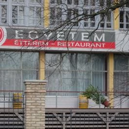 Egyetem Étterem Mosonmagyaróvár - Külső kép