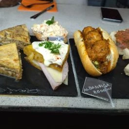 El Hispano Budapest - Étel/ital