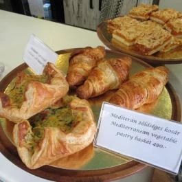 Eleche, Budapest - Étel/ital