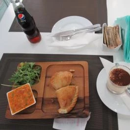 Eleche, Budapest - Étel/ital