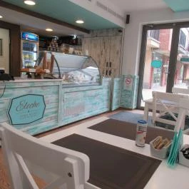 Eleche, Budapest - Belső